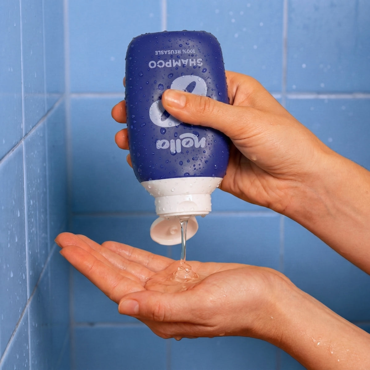 Refillable shampoo bottle - Dark blue